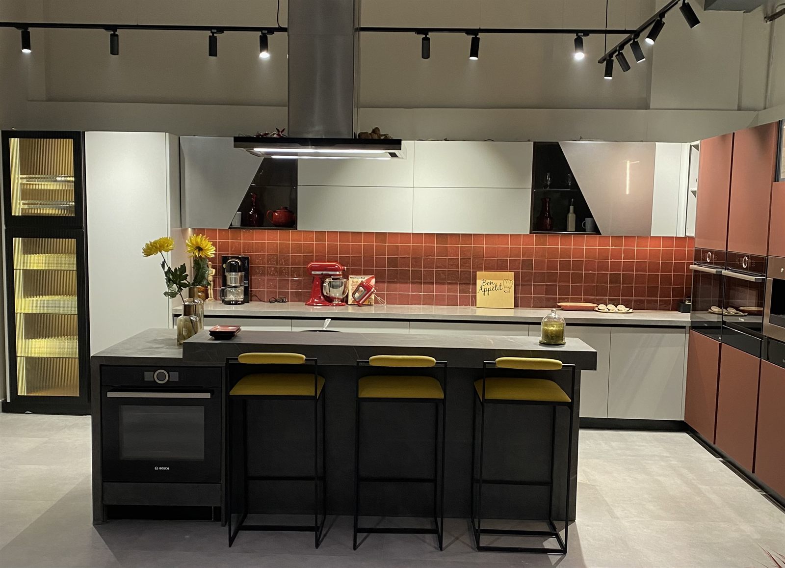 Qualita Showroom View 5