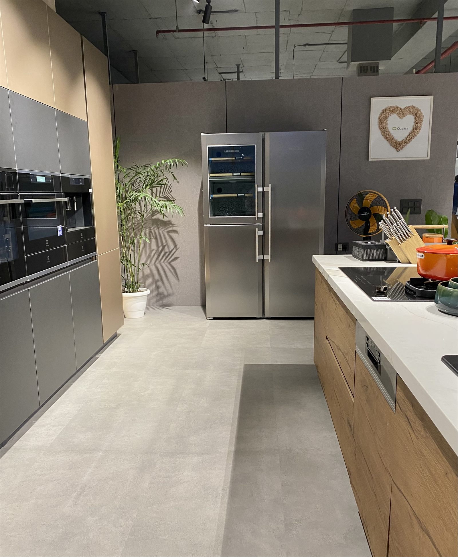 Qualita Showroom View 6